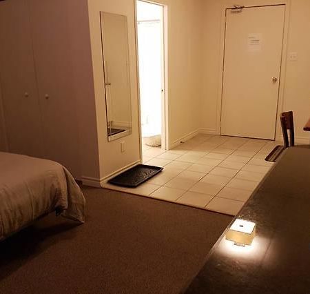 Cozy Little Studio #16 By Amazing Property Rentals Gatineau Eksteriør billede